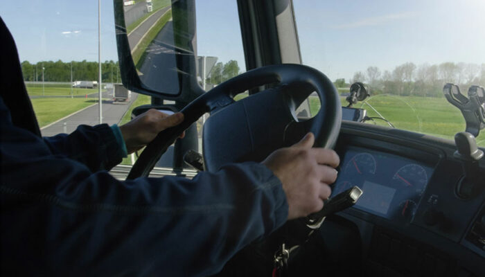 Avoid these 11 rookie mistakes while driving a truck