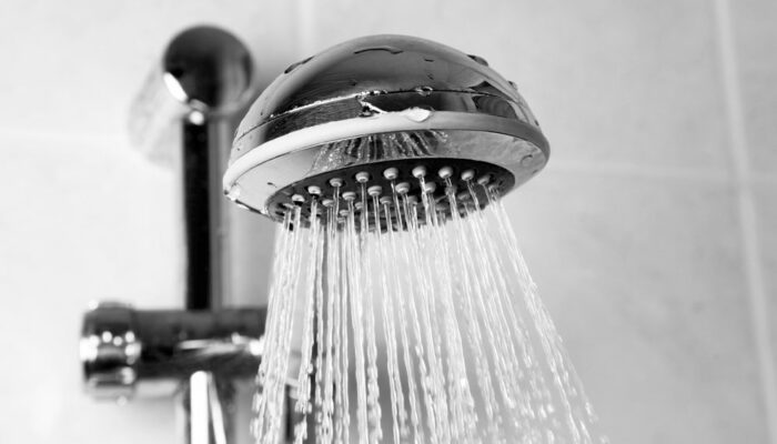 8 common mistakes to avoid while showering