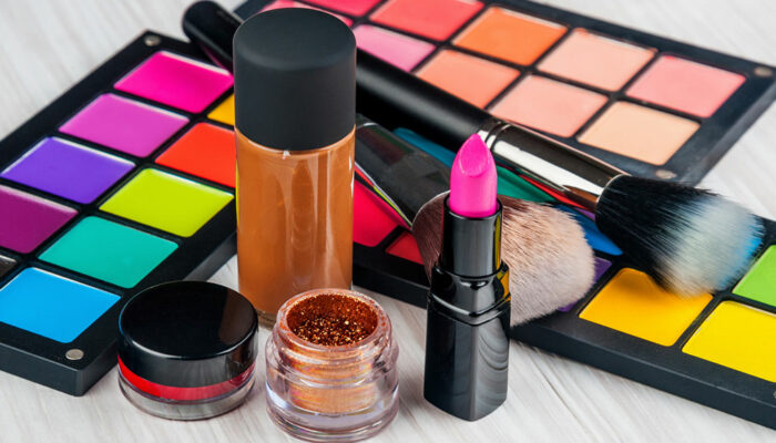 10 habits that worsen skin health