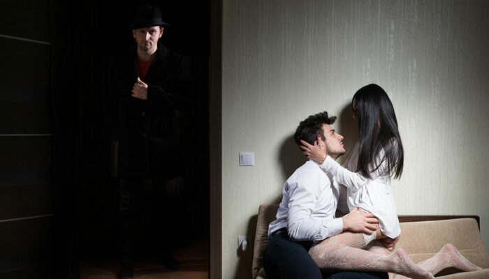 8 signs that indicate one’s partner may be cheating