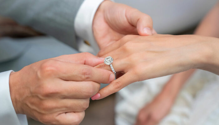 10 things to know before buying an engagement ring